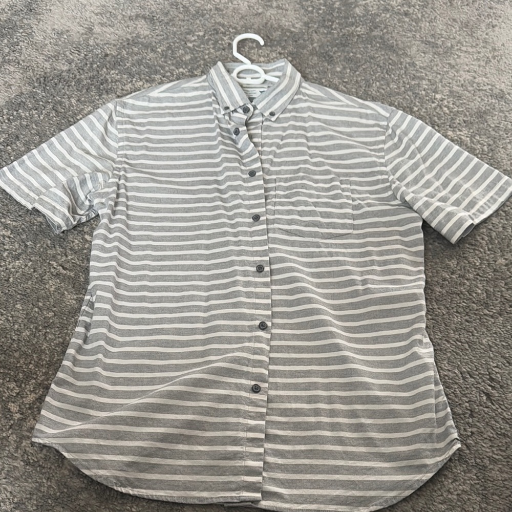 Old Navy Gray Casual Button Down Shirt